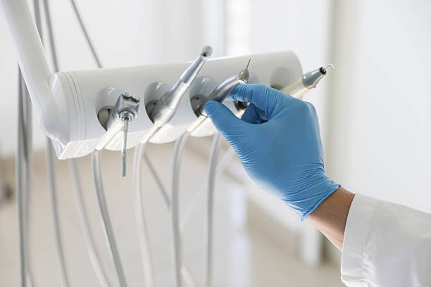 Professional Tooth Extraction technician working in Bray, OK